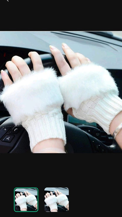 FUR GLOVES