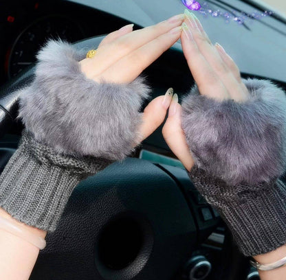 FUR GLOVES