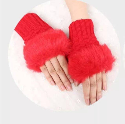 FUR GLOVES