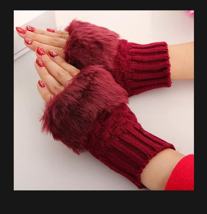 FUR GLOVES